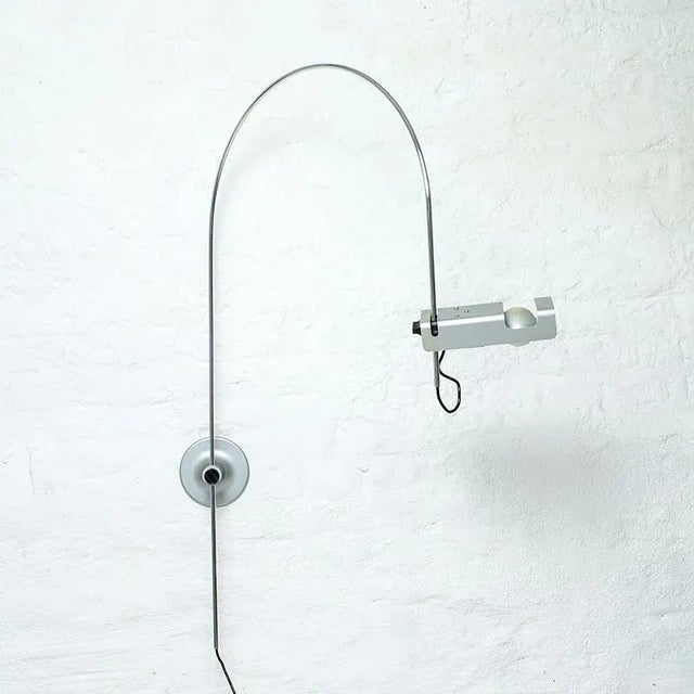 The lamp is adjustable in height and swiveling in all directions. You can easily turn your head. I have official proof of...