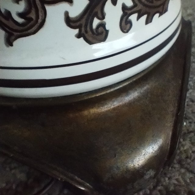 Vintage 1970s Hand-Painted Brown & White Floral Ginger Jar Table Lamp For Sale - Image 14 of 15