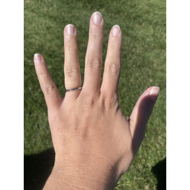 Knife Edge Band Ring, Platinum, Ring Size 5.25 For Sale In Greensboro - Image 6 of 6