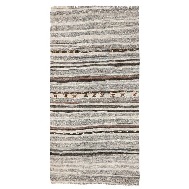 Textile Mid 20th Century Vintage Gray Turkish Kilim Rug For Sale - Image 7 of 7
