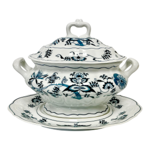 1970s Vintage Japanese Chinoiserie Meissen Blue Danube Soup Tureen & Underplate