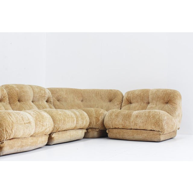Italian Nuvolone Modular Sofa by Rino Maturi for Mimo Padova, 1970s, Set of 5 For Sale - Image 6 of 13