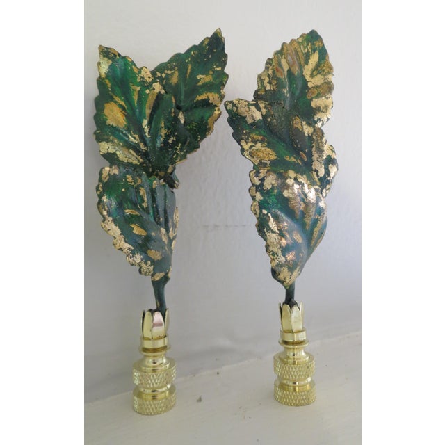 2020s Pair of Vintage Italian Tole Leaf Finials, Gold Leaf Emerald Green Brass Base For Sale - Image 5 of 7