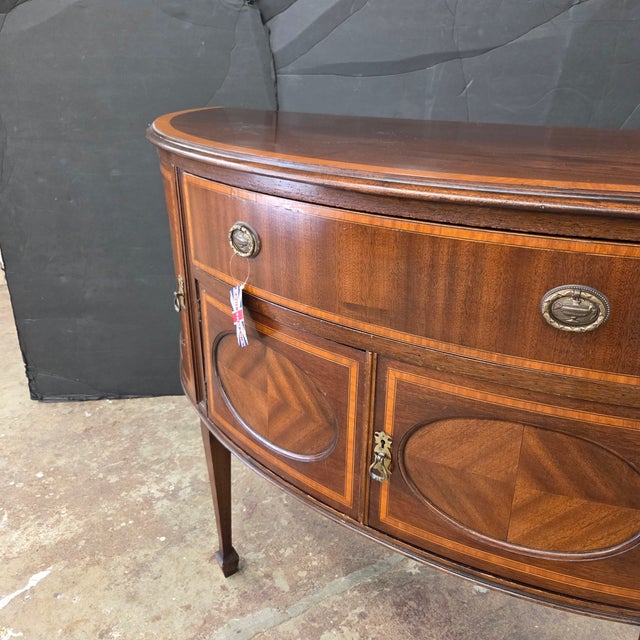 Brown Early 20th Century Bowfront Mahogany Satin Banded Sheraton Style Sideboard For Sale - Image 8 of 17
