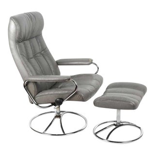 Modern Ekornes Stressless Chrome and Leather Lounge Chair Ottoman Set For Sale