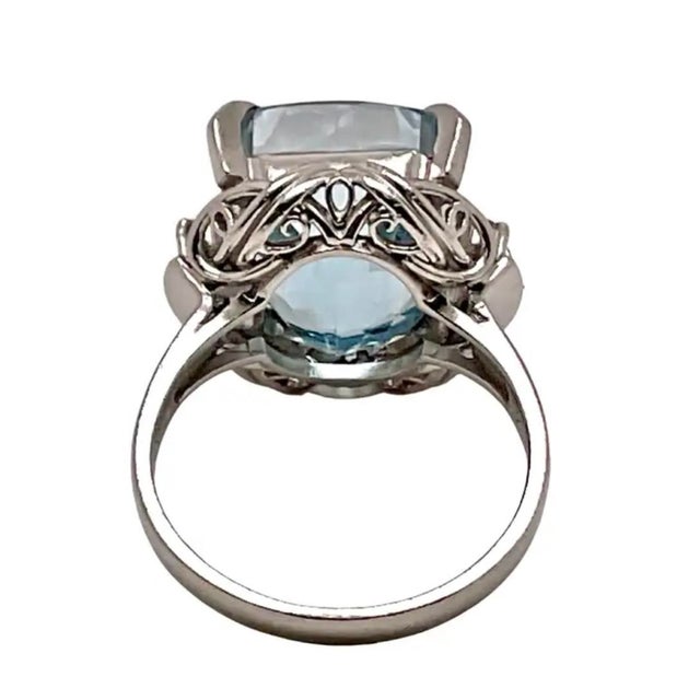 Aquamarine & Diamond Cocktail Ring Platinum For Sale - Image 4 of 7