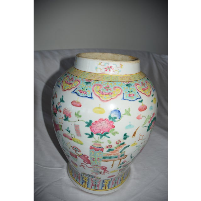 Antique Chinese Famille Rose "Hundred Antiques" Porcelain Vase For Sale - Image 6 of 10