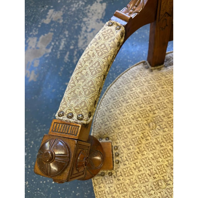 Vintage 1930's Louis XV Style Accent Chair in Neutral Linen For Sale - Image 14 of 15