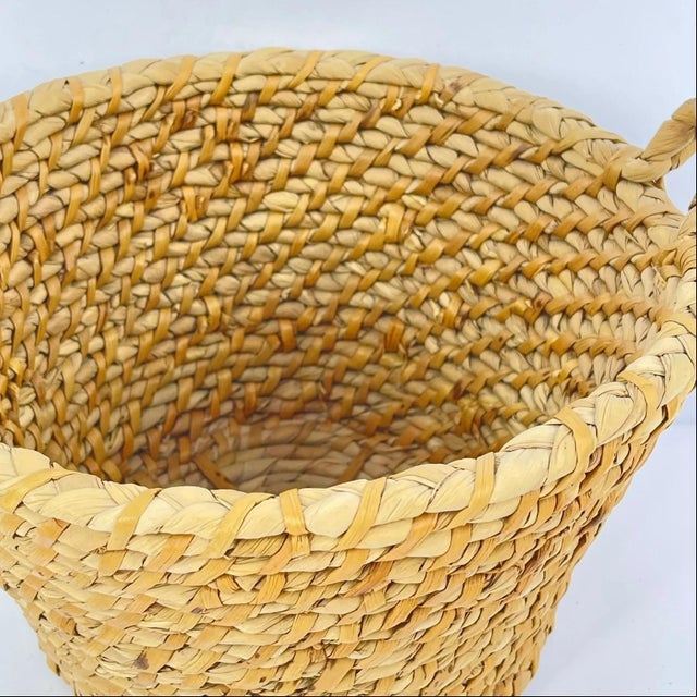 Early 20th Century Early 20th Century Tonga Basket Zambia MATTER COLLECTION For Sale - Image 5 of 6