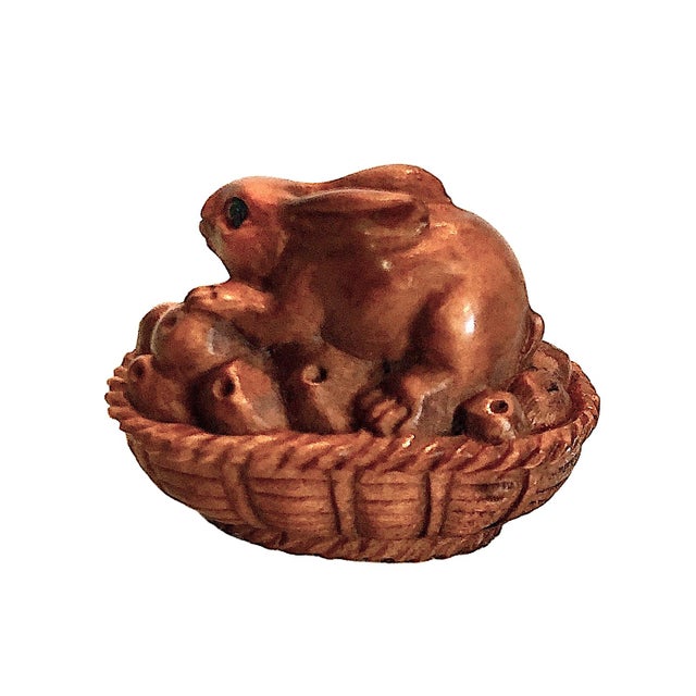 Set of Nine Japanese Netsuke Rabbits From the Showa Era For Sale - Image 10 of 18