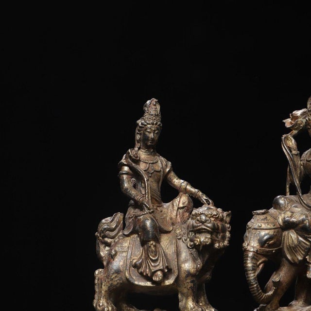 Late 19th Century Pair of Antique Gilt Bronze Bodhisattva Statues on Lion and Elephant Mounts, 0.9kg Each For Sale - Image 5 of 9