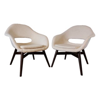 Vintage Shell Armchairs in White Curly Fabric by Miroslav Navratil for Cesky Nabytek, Czech, 1960s, Set of 2 For Sale