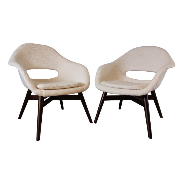 Vintage Shell Armchairs in White Curly Fabric by Miroslav Navratil for Cesky Nabytek, Czech, 1960s, Set of 2 For Sale