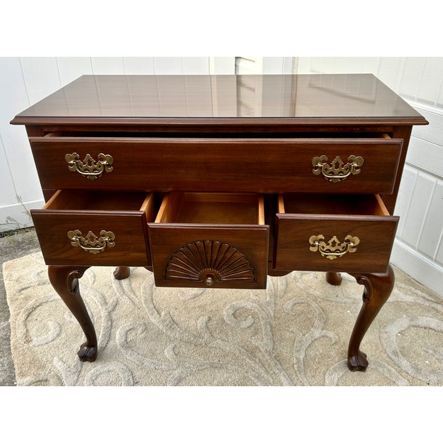 Brown Vtg. Ethan Allen Queen Anne Style Mahogany Four Drawer Lowboy For Sale - Image 8 of 15
