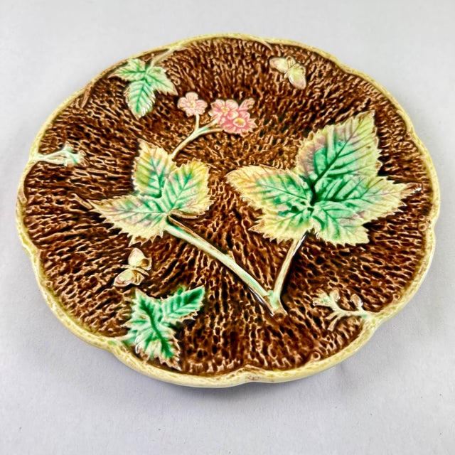 Majolica English Majolica Rustic Leaves on Bark Plates, Set of Two For Sale - Image 4 of 16