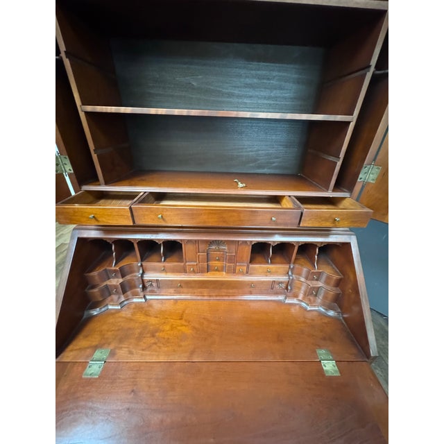 Eldred Wheeler Eldred Wheeler Cherry Chippendale Secretary Desk & Bookcase – Bench Made, Massachusetts For Sale - Image 4 of 7