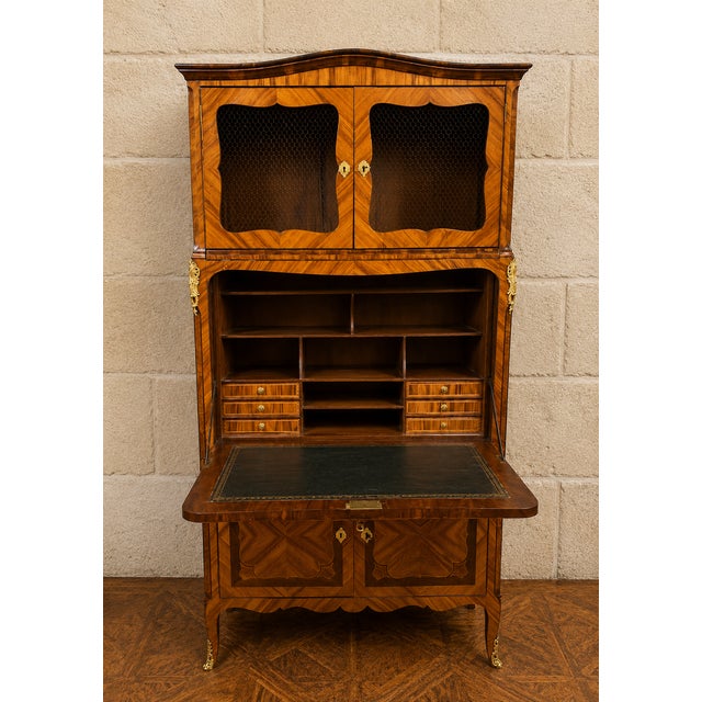 Louis XV Marquetry Secretaire, in Good conditions. Designed before 1890