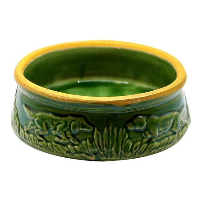 1930s Art Deco Green Glazed Hunting Dog Stoneware Pet Bowl Attributed to McCoy or RRP Co. For Sale