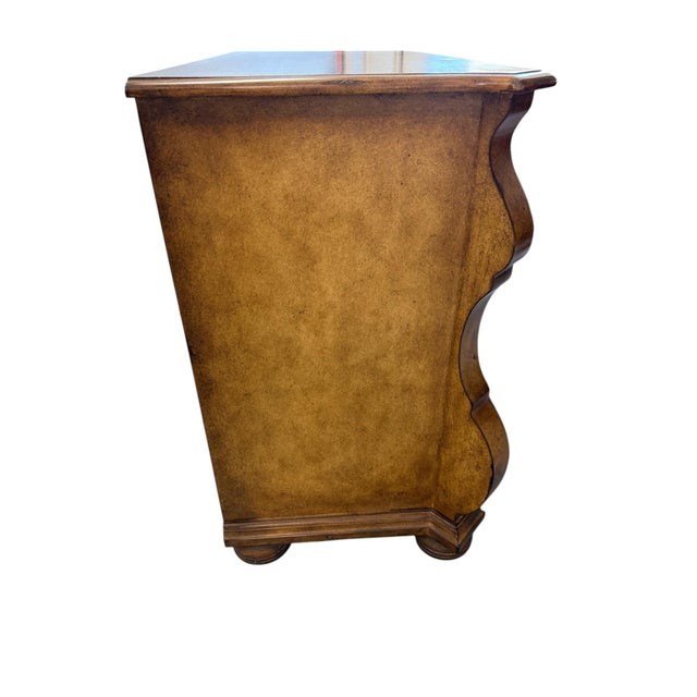 Traditional Hooker Bombay Three Drawer Chest of Drawers For Sale - Image 3 of 10