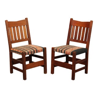 Gustav Stickley Antique Mission Pair Oak V Back Side Chairs For Sale