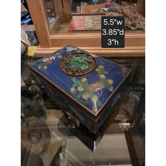 1920s 1920's Chinese Cloisonne Enamel Box With Medallion For Sale - Image 5 of 12
