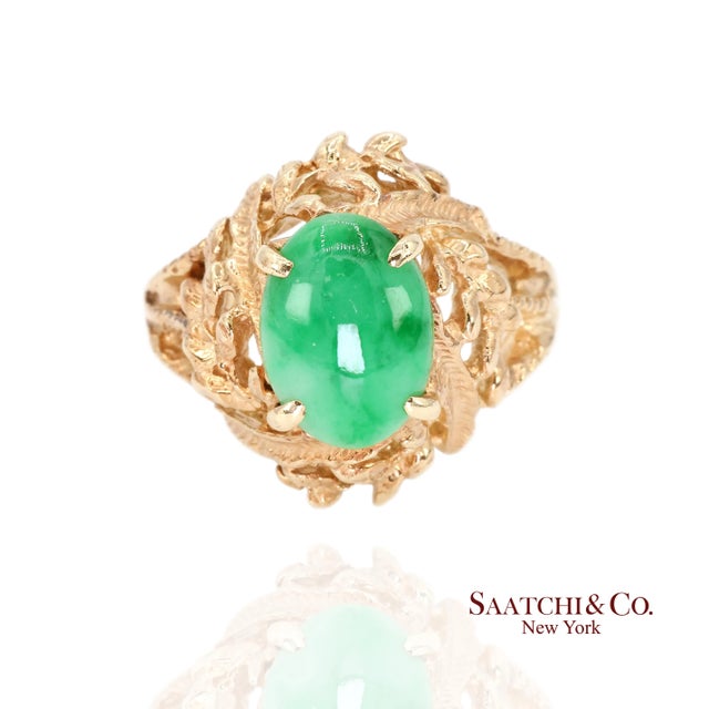 Mid 20th Century 14k Jade Ring Womens Size 6.25 Vintage Yellow Gold Cabochon Style For Sale In New York - Image 6 of 10