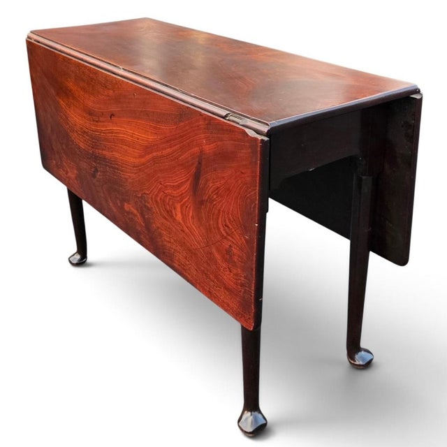 Antique Circa 1785–1805 English George III Period Solid Cuban Mahogany Drop-Leaf Gateleg Dining Table For Sale - Image 4 of 18