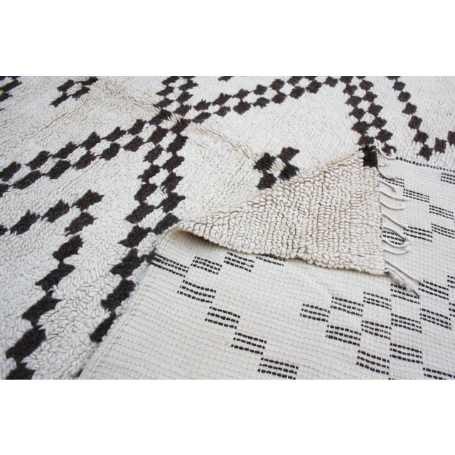 Beige Mid 20th Century Vintage Moroccan Rug - 8'5'' X 6'3'' For Sale - Image 8 of 9