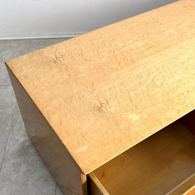 Low Sideboard in Maple Burl by Giovanni Offredi for Saporiti Italia, 1980s For Sale - Image 12 of 16