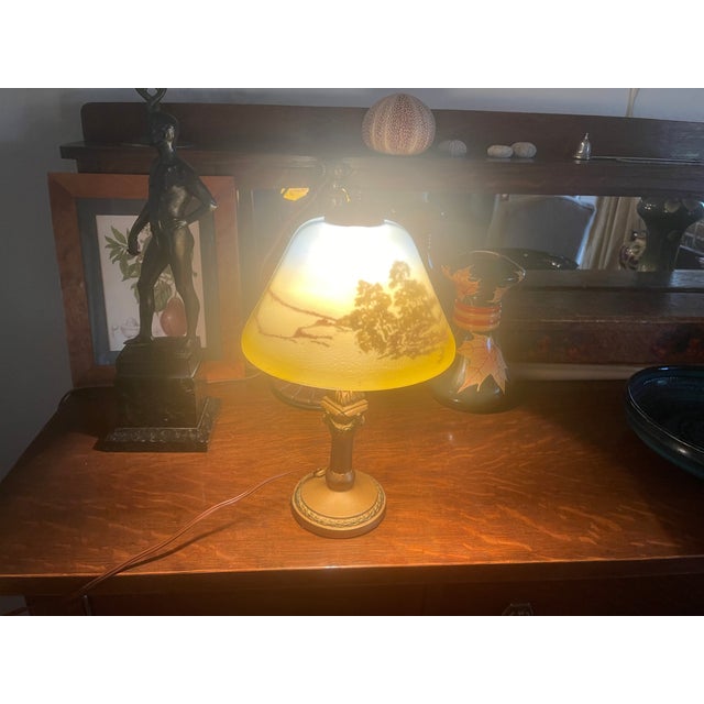 Gold 1920s Art Deco Reverse Painted Shade Original Gold Leaf Base Boudoir Lamp For Sale - Image 8 of 8