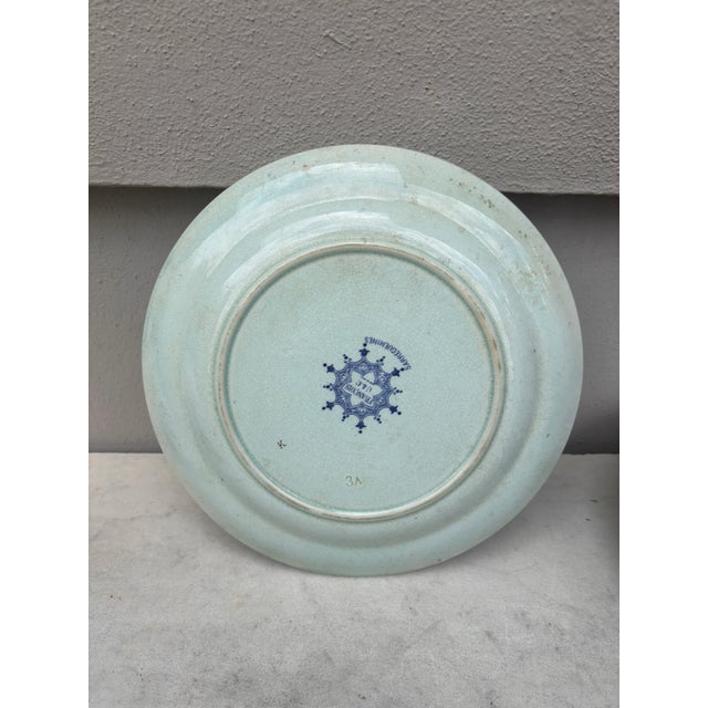 De Sarreguemines 19th Century French Blue & White Faience Dinner Plate Sarreguemines For Sale - Image 4 of 6