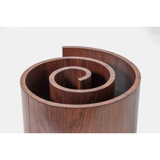 Spiral Occasional Table in Glass and Wood by Vladimir Kagan, USA, 1970s For Sale - Image 4 of 5
