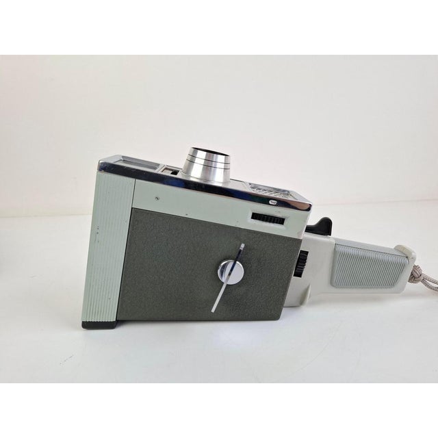 1960s Meopta A8G Czechoslovak Handheld Film Movie Camera with Original Case, 1960 For Sale - Image 5 of 18