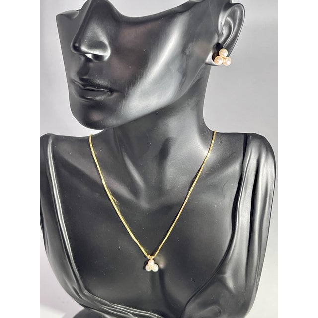 Gemstone Tripod Pearl Earring With Matching Pendant & 14 Karat Yellow Gold Chain Set For Sale - Image 7 of 7