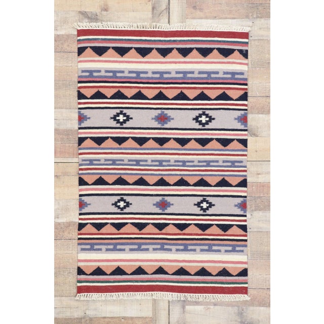 Rose Vintage Persian Shiraz Kilim Rug - 03'02 X 04'11 For Sale - Image 8 of 9