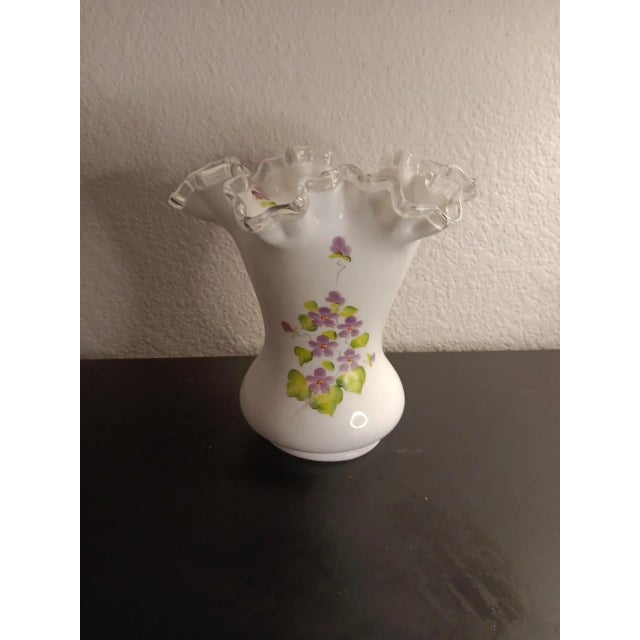 GORGEOUS FENTON 1970s Silvercrest Milk Glass VIOLETS 7" Vase. This beautiful Fenton vase from the 1970s boasts a stunning...
