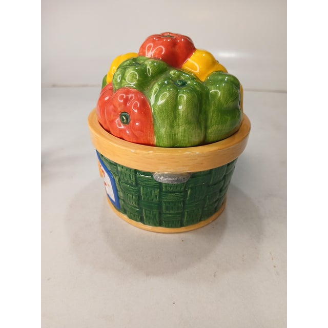 1970s Vintage Cooks Club Ceramic Salt & Pepper Shakers Fresh Pikt Peppers Basket Green Red For Sale - Image 5 of 8