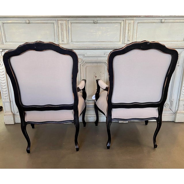 This classic French style chair is going to look amazing in your home, no matter where you decide to display it! These...
