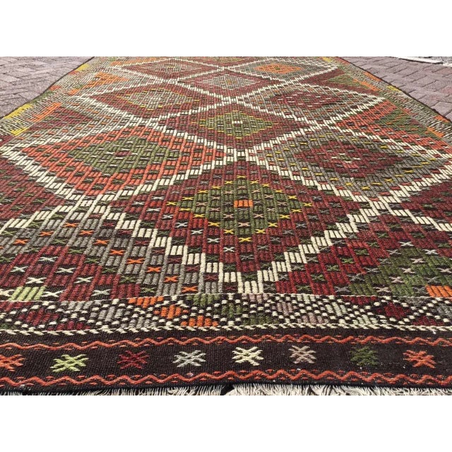 Mid-Century Modern Vintage Embroidered Kilim Rug - 81" X 134" For Sale - Image 3 of 11