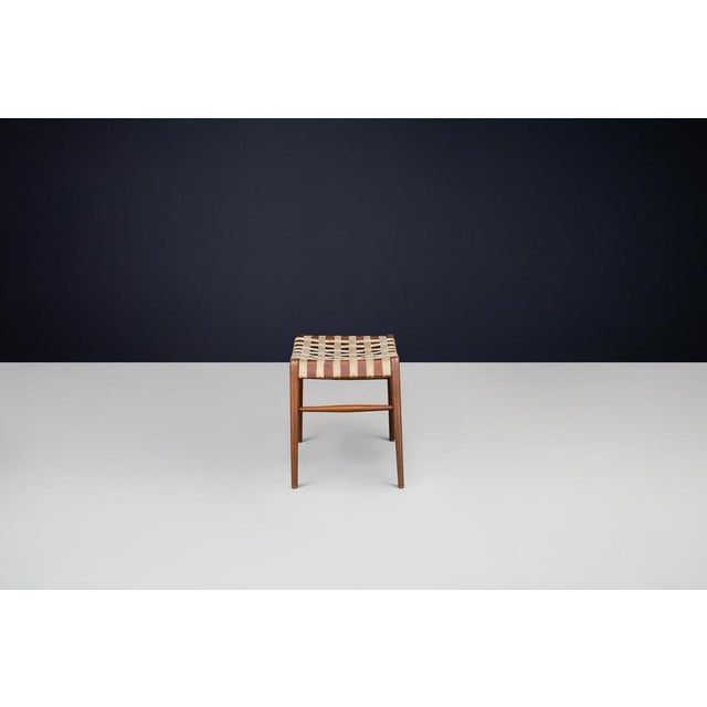 Woven Oak Stool attributed to Jan Vaněk for Krásná Jizba, Czechoslovakia, 1940s For Sale - Image 4 of 10