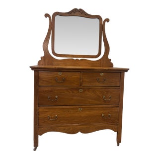 Antique American Quarter-Sawn Oak Dresser With Tilting Mirror, Circa 1900 For Sale