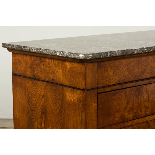 Mid-19th Century French Louis Philippe Walnut Commode With Gray Marble Top For Sale - Image 15 of 17