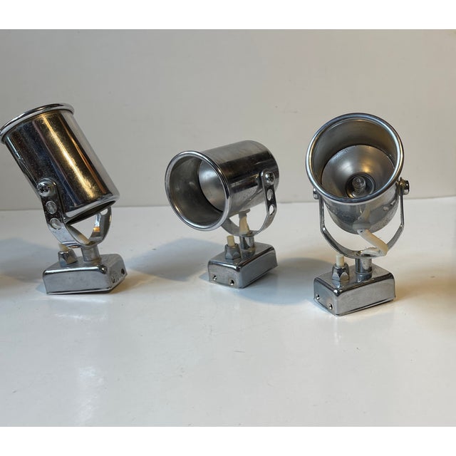 1970s Vintage Italian Nautical Ship Cabin Wall Lights in Chrome, 1970s, Set of 4 For Sale - Image 5 of 11