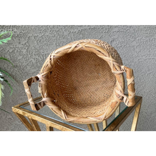 Stylish Mid 20th-Century Rattan & Bamboo Zig Zag Aka Herringbone Pattern Cachepot / Planter Basket For Sale - Image 10 of 18