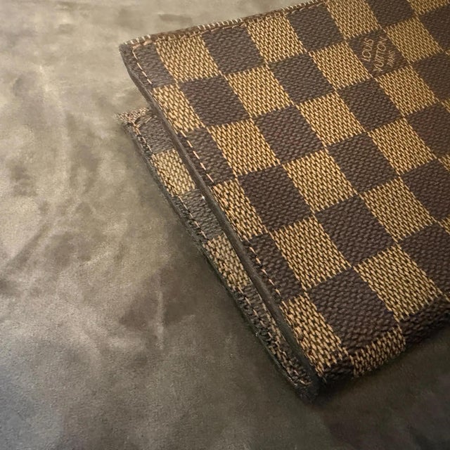 A Vintage 1998 Full Set Louis Vuitton Brown Damier Bucket Companion Pouch For Sale - Image 6 of 16