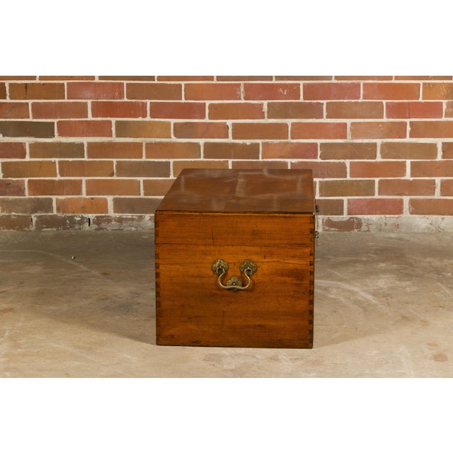 Traditional 19th Century Oak Blanket Chest with Brass Hardware and Lateral Handles For Sale - Image 3 of 12