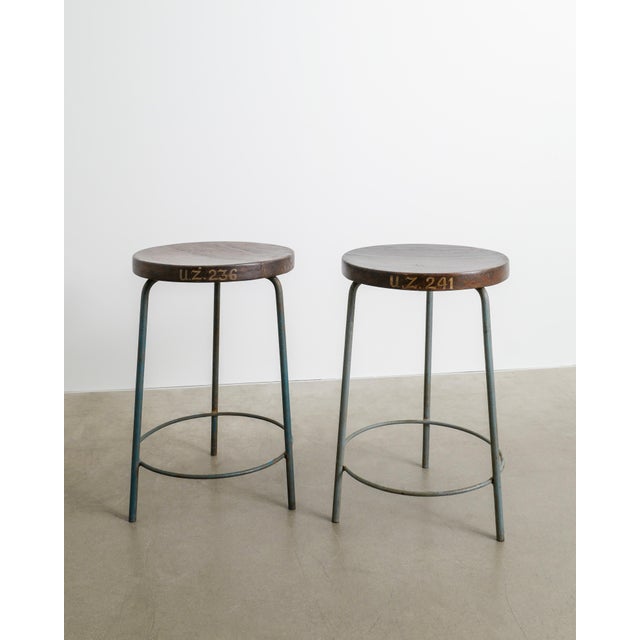 Mid-Century French Wooden and Iron Bar High Stools from Pierre Jeanneret, 1950s, Set of 2 For Sale - Image 4 of 6