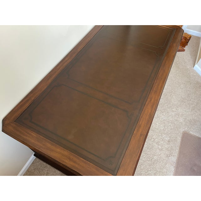 1990s Vintage Sligh Executive Desk For Sale - Image 5 of 11
