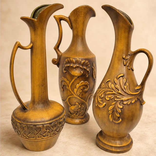 Set of 3 Royal Haeger Ewer Vases, Gold Ceramic Pottery Pitcher Set, Mid Century Old World Mantel Decor For Sale - Image 9 of 18