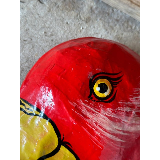 1980’s Tropical Coastal Hand Painted Paper Mache Parrot Tray For Sale - Image 4 of 11